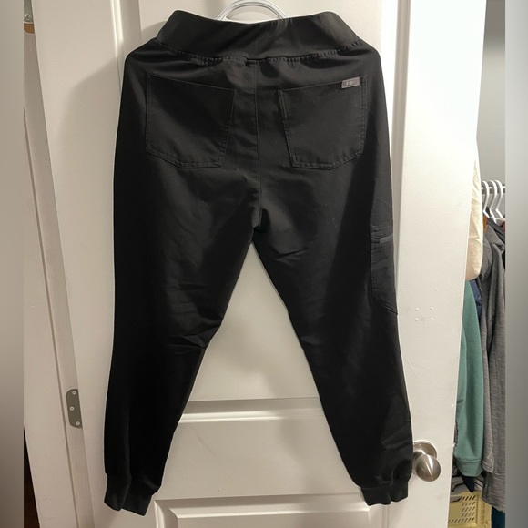 High Waisted Zamora™ Jogger Scrub Pants PETITE - Picture 3 of 5